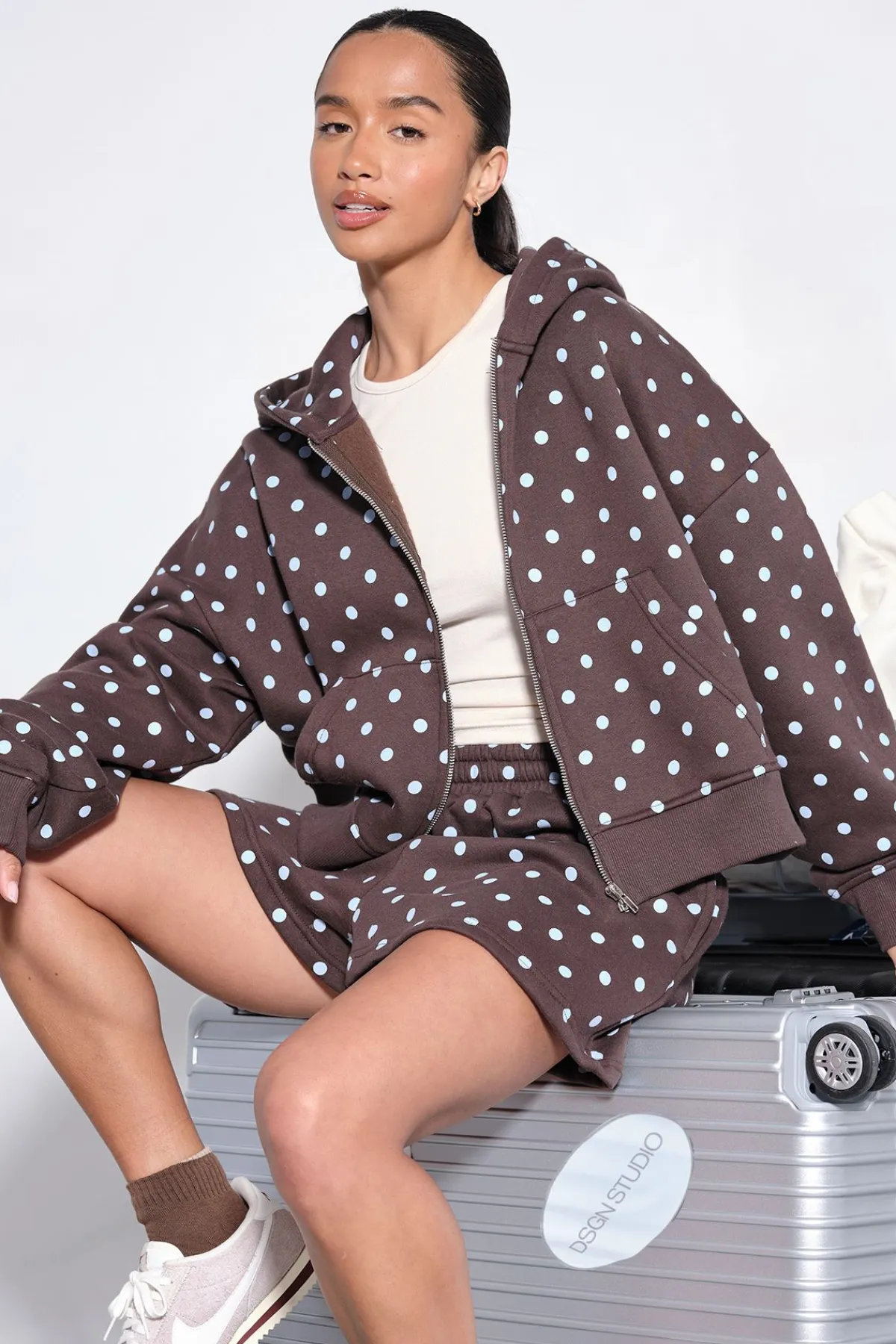 boohoo Sweat À Casynthétiqueche Court Boxy Zippé À Pois<Femme Looks Chocolat|Pois