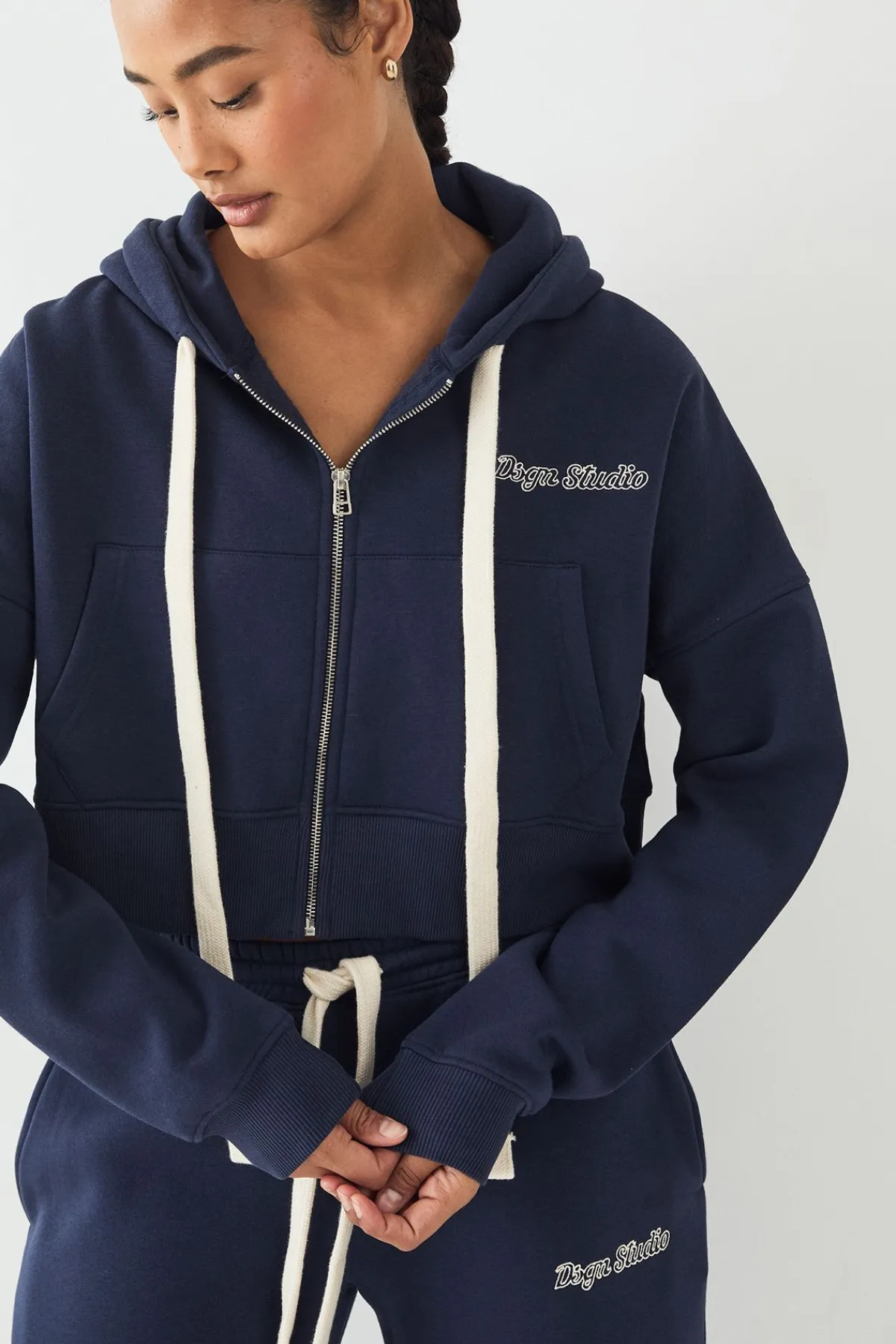DSGN Studio Sweat à Casynthétiqueche Court Boxy avec Cordon Contrastant<Femme Sweats À Capuche Et Sweats|Dsgn Studio