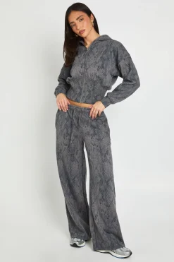 boohoo Sweat À Casynthétiqueche Court Imprimé Synthétique Avec Zip Intégral<Femme Sweats À Capuche Et Sweats|Athleisure