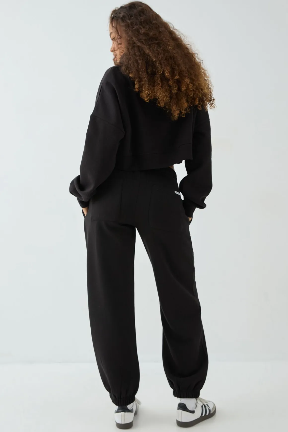 Sweat à Casynthétiqueche Court Boxy DSGN Studio