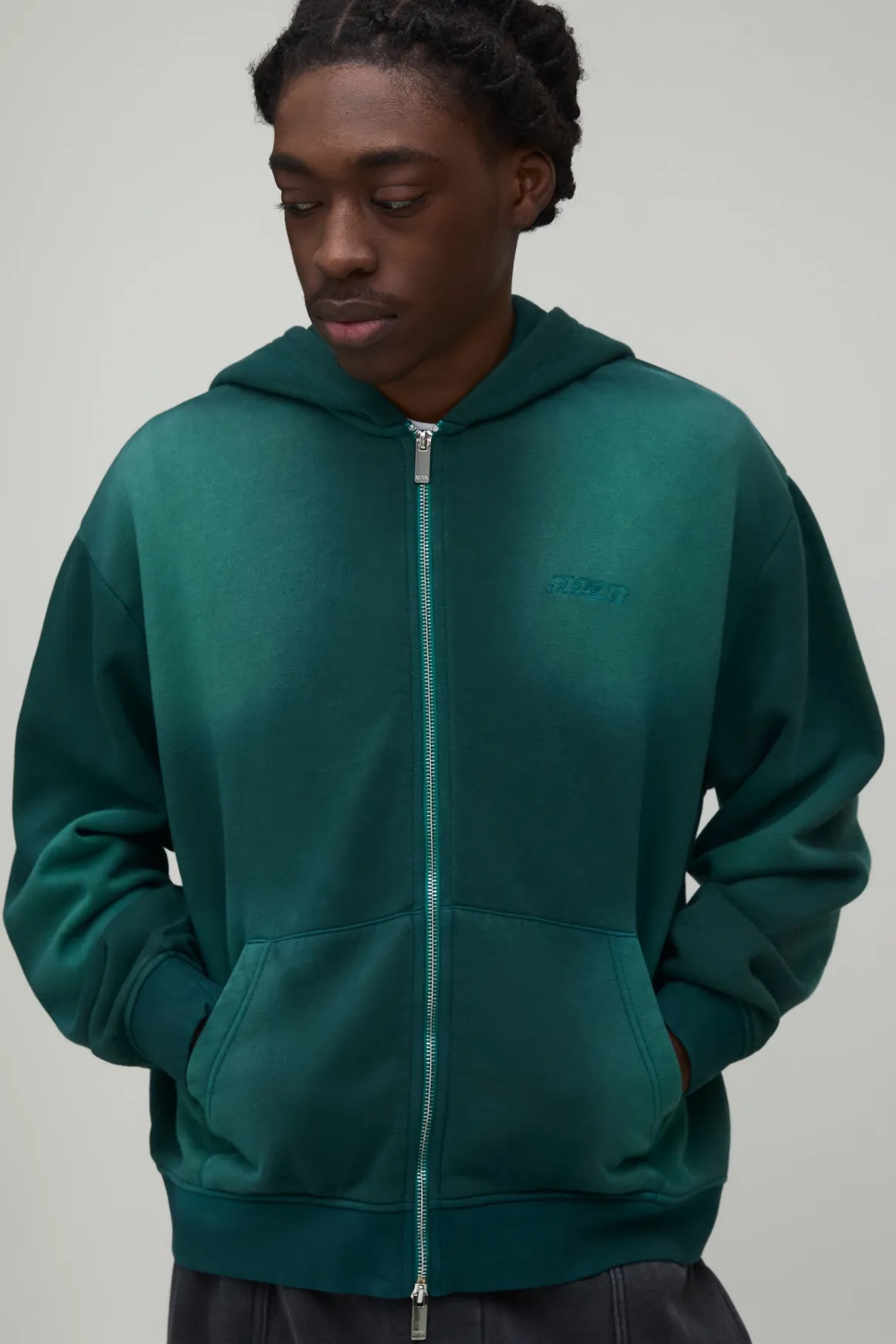 Sweat à Casynthétiqueche Oversize Boxy avec Finition Spray Wash, Broderie Homme et Double Zip Traversant