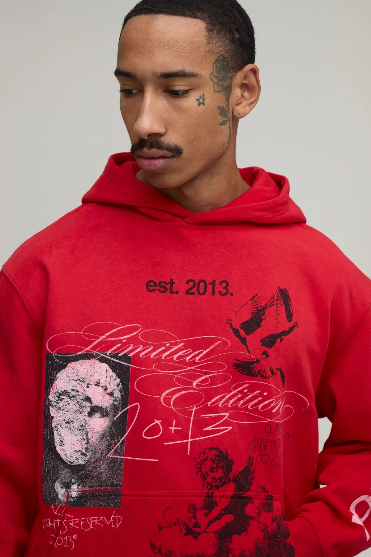 boohooMAN Sweat À Casynthétiqueche Rouge Oversize À Imprimé Graffiti Renaissance Effet Spray<Homme Sweats À Capuche Et Sweatshirts|Sweats À Capuche Et Sweats