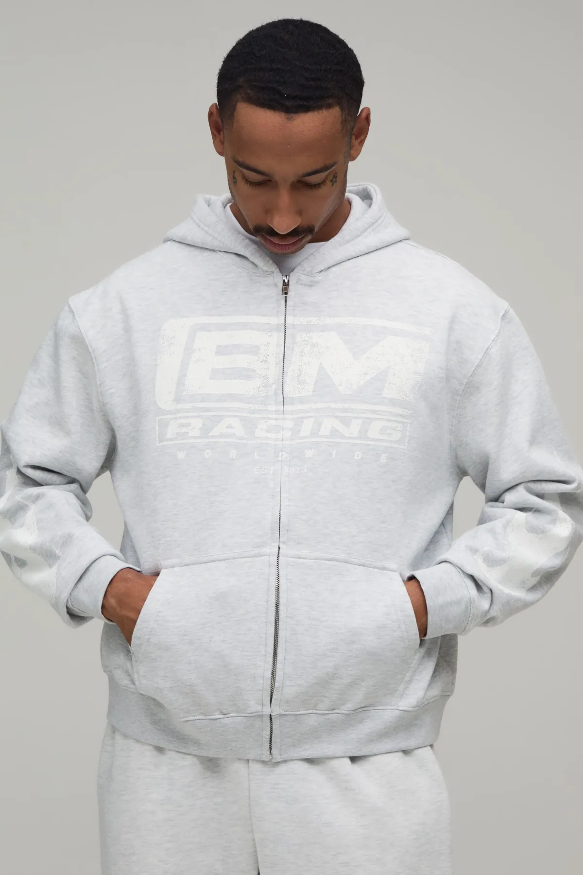 boohooMAN Sweat À Casynthétiqueche Zippé Oversize Coupe Boxy Imprimé Racing<Homme Sweats À Capuche Et Sweatshirts|Sweats À Capuche Grande Taille