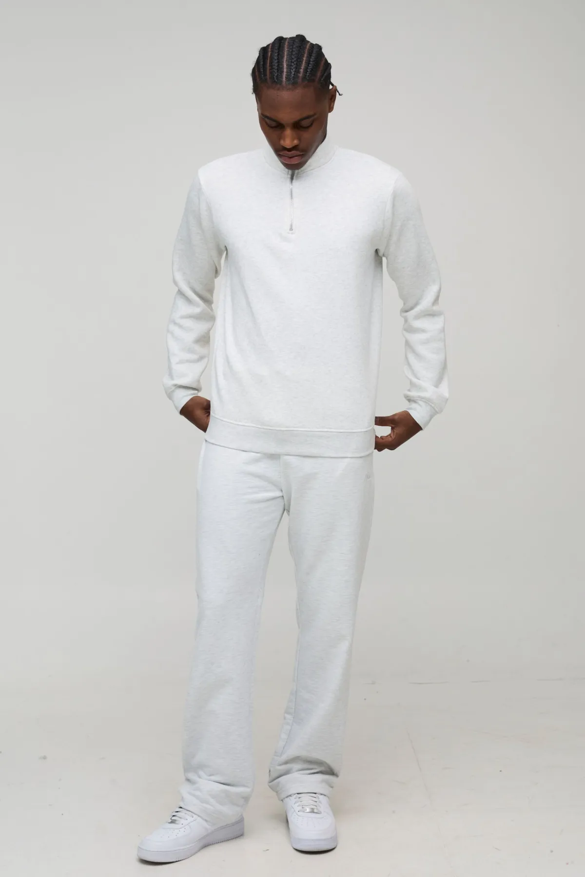 boohooMAN Sweat-shirt basique surdimensionné, à la coupe boxy, avec demi-zip et col entonnoir<Homme Tout Afficher|Sweats À Capuche Grande Taille