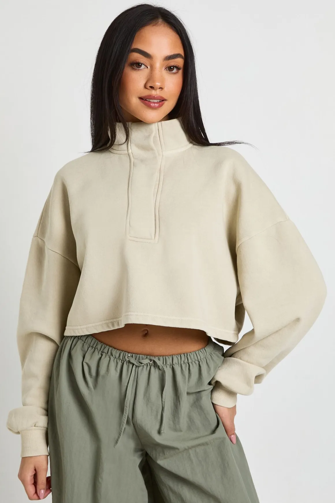 Sweat-shirt Court Col Montant Avec Patte Boutonnée Effet Délavé