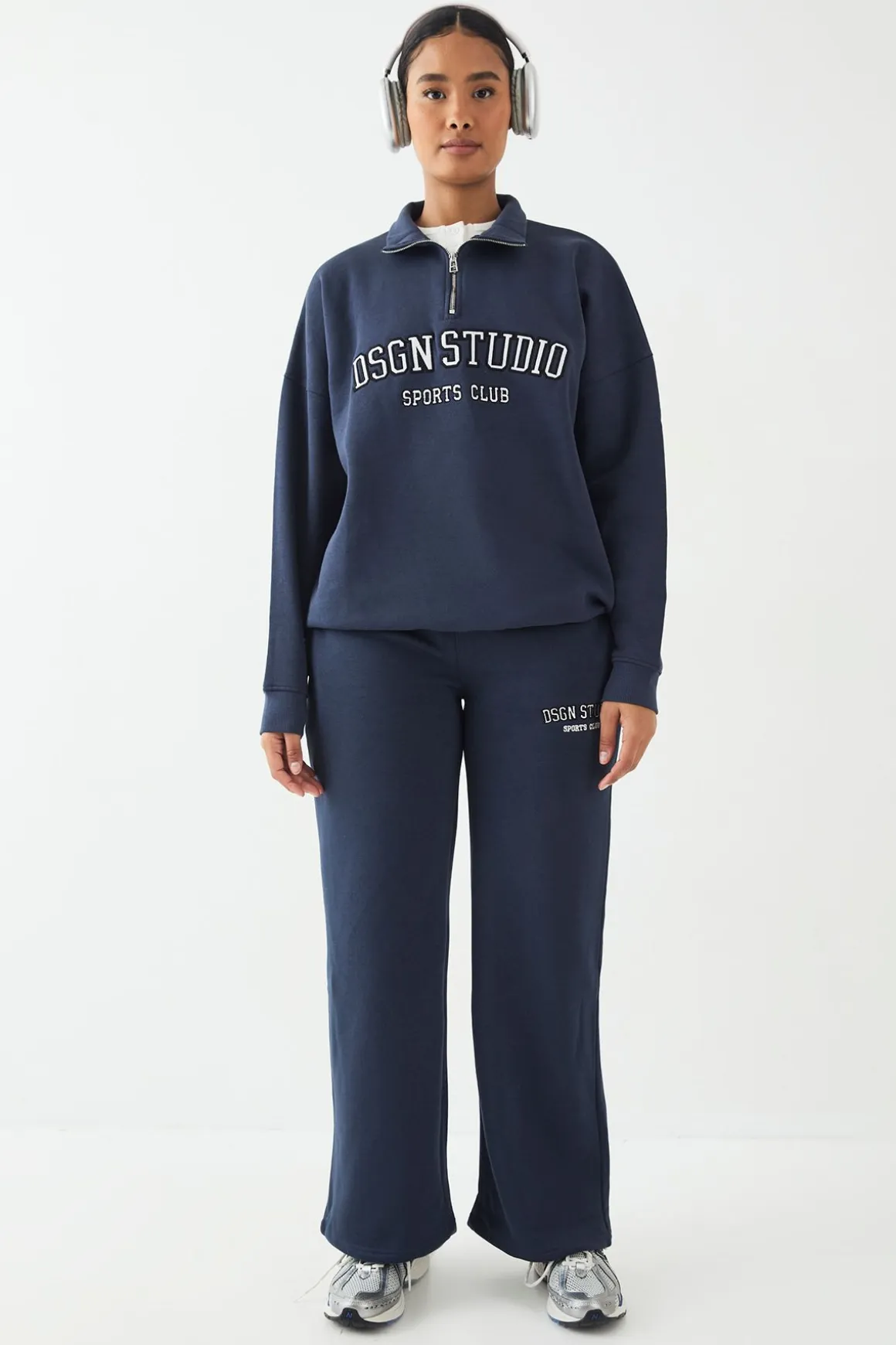 Sweat-shirt DSGN Studio à Demi-Fermeture Éclair Oversize avec Appliqué