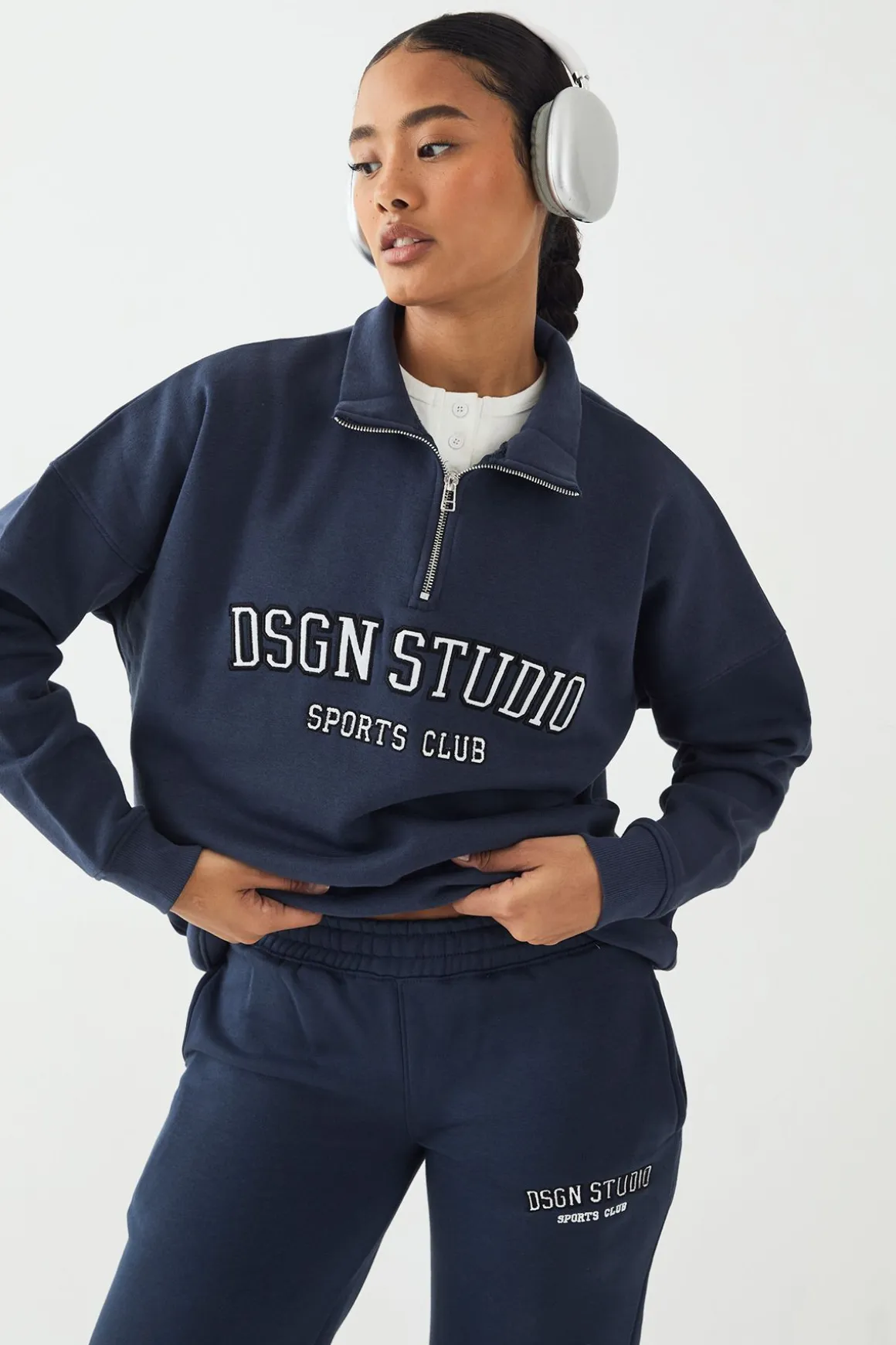 Sweat-shirt DSGN Studio à Demi-Fermeture Éclair Oversize avec Appliqué
