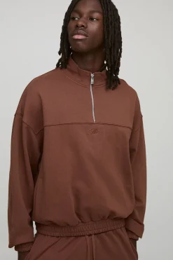 boohooMAN Sweat-shirt homme oversize et boxy en loopback à col entonnoir avec lettrage script brodé<Homme Sweats À Capuche Et Sweatshirts|Sweats À Capuche Et Sweats