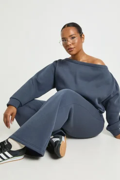 boohoo Sweat-shirt oversize grande taille à épaules dénudées<Femme Sweats À Capuche Et Sweats|Tops D’Automne