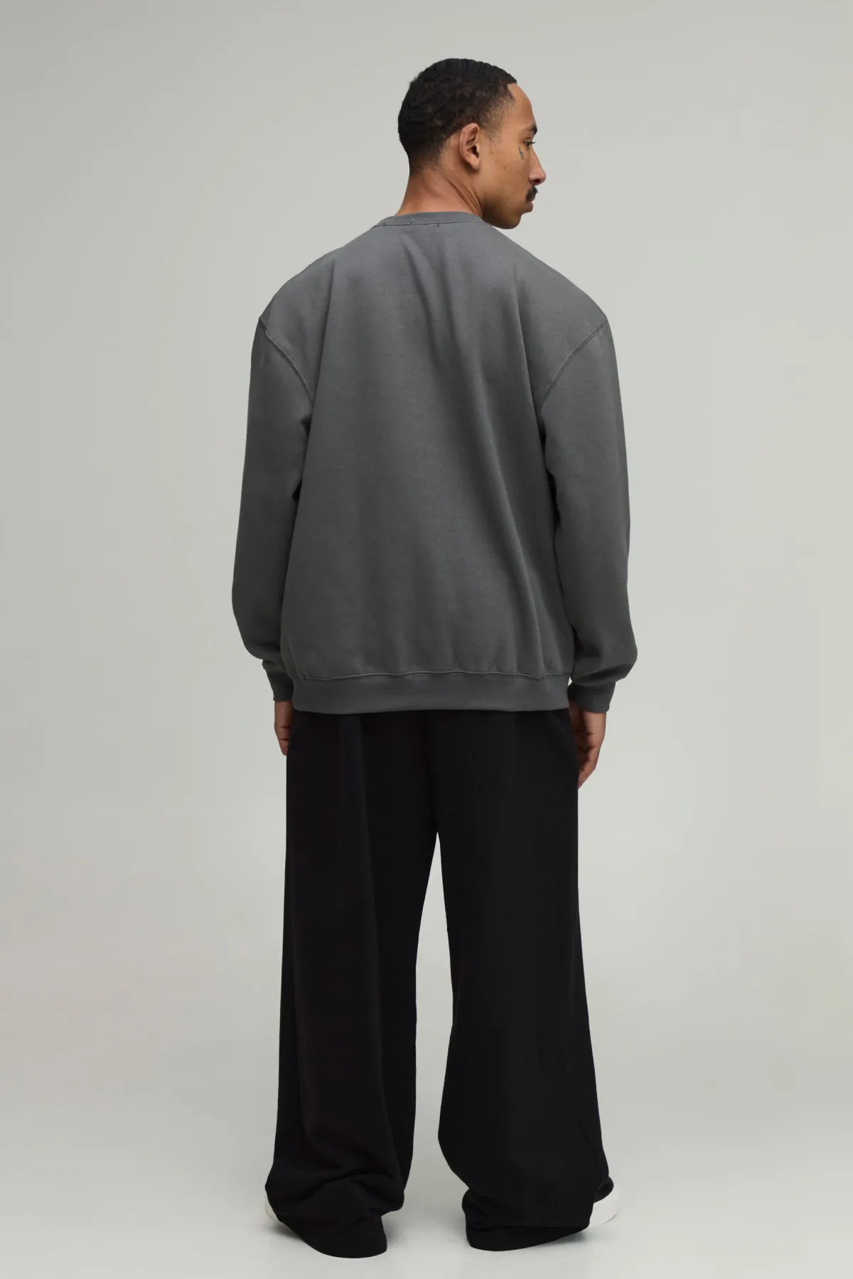 boohooMAN Sweat-shirt Oversize Gris Anthracite À Imprimé Graffiti<Homme Sweats À Capuche Et Sweatshirts|Sweats À Capuche Et Sweats