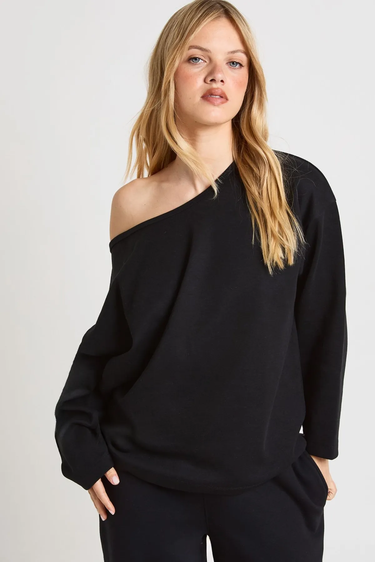 boohoo Sweat-shirt Épaules Dénudées En Jersey Interlock Petite<Femme Sweats À Capuche Et Sweats|Athleisure