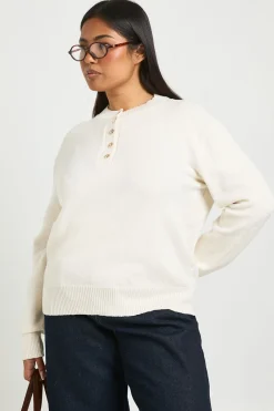boohoo synthétiquell Col Rond à Boutons Dorés Grande Taille<Femme Pulls Et Gilets|Toutes Les Mailles