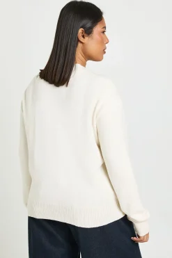 boohoo synthétiquell Col Rond à Boutons Dorés Grande Taille<Femme Pulls Et Gilets|Toutes Les Mailles