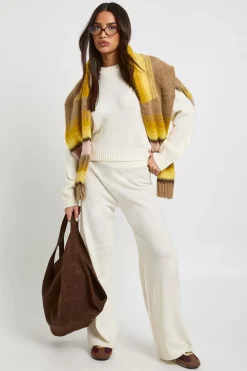 boohoo Synthétiquell Col Rond Et Pantalon Large Petite<Femme Pulls Et Gilets|Toutes Les Mailles