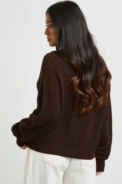 boohoo Synthétiquell Petite En Maille Côtelée Col V À Col Ouvert<Femme Pulls Et Gilets|Toutes Les Mailles