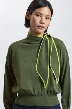 Synthétiquell Petite En Viscose Tricotée Avec Cravate