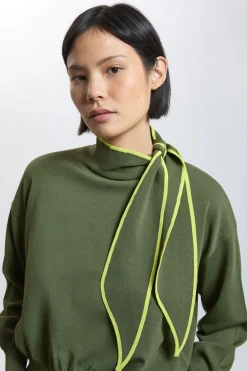 Synthétiquell Petite En Viscose Tricotée Avec Cravate