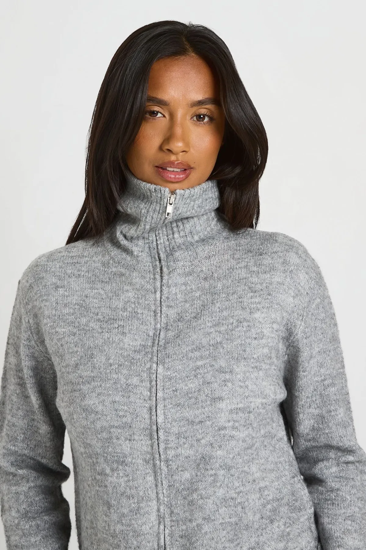 boohoo Synthétiquell Zippé En Maille Douce Petite<Femme Pulls Et Gilets|Toutes Les Mailles