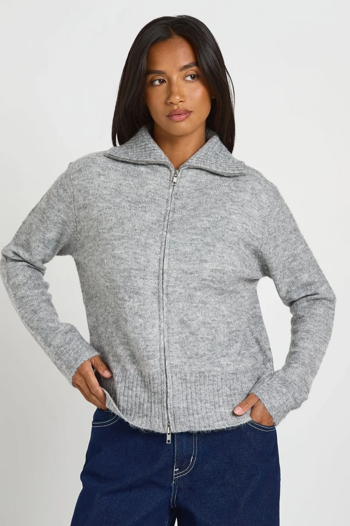 boohoo Synthétiquell Zippé En Maille Douce Petite<Femme Pulls Et Gilets|Toutes Les Mailles