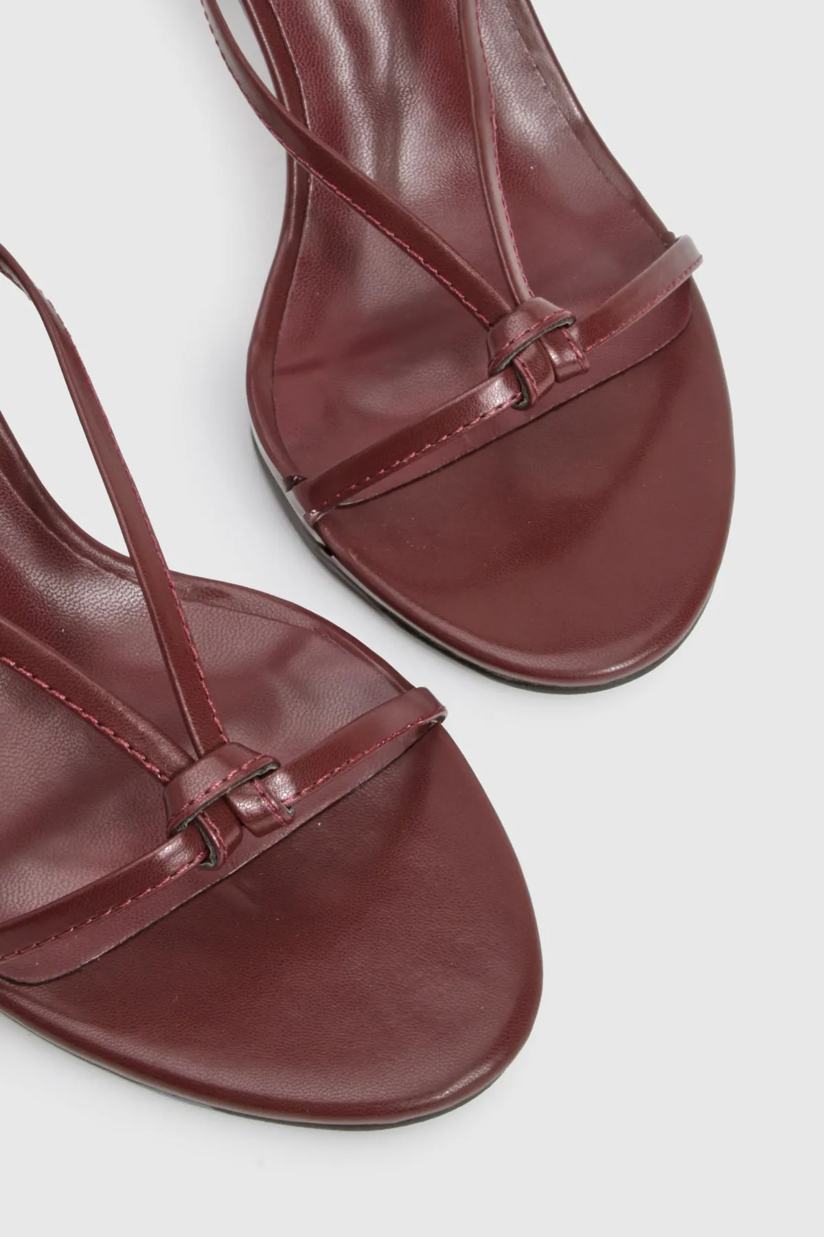 boohoo Talons aiguilles hauts à coupe large avec détail de nœud< Chaussures Festives|Chaussures À Talons