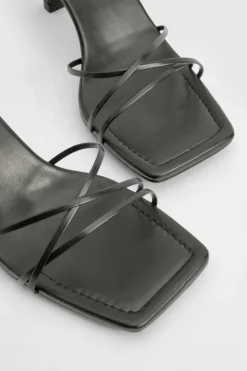 Talons bas à brides fines enveloppantes