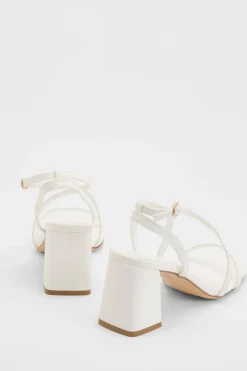 Talons À Bloc Mi-hauteur Avec Brides Croisées Sur Le Devant