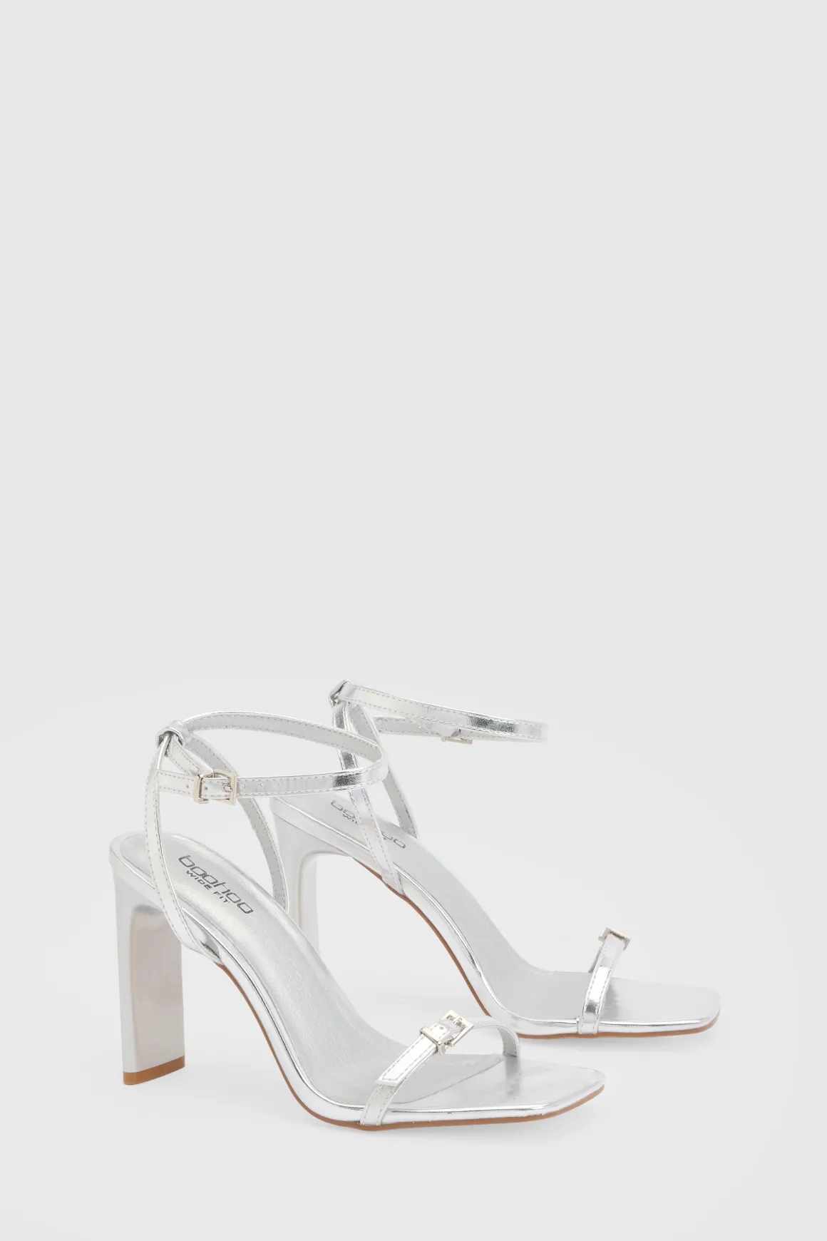 Talons À Bride Double Coupe Large Avec Boucle Et Talon Plat