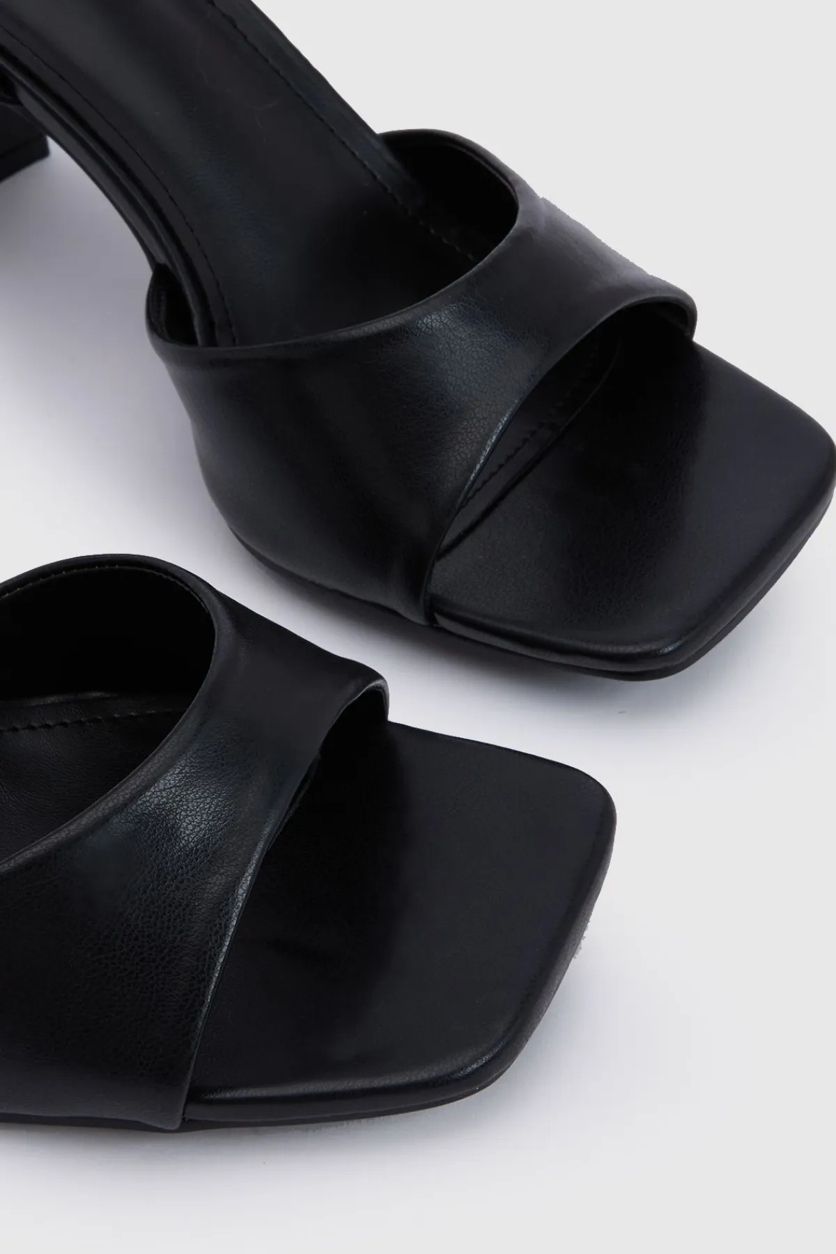 boohoo Talons À Bride Large Et Double Lanière Coupe Large< Chaussures Festives|Chaussures À Talons