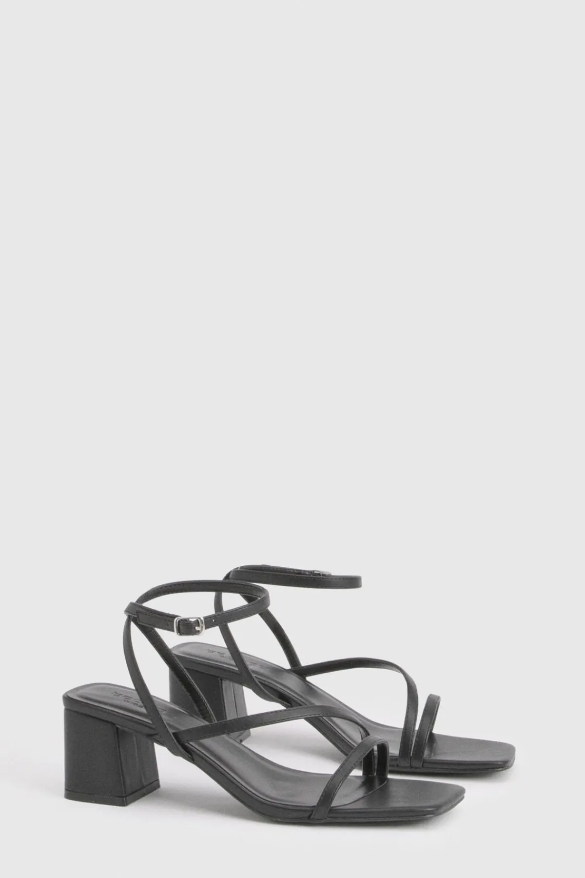 boohoo Talons À Brides Asymétriques Et Petit Talon Bloc Coupe Large< Chaussures Festives|Chaussures À Talons