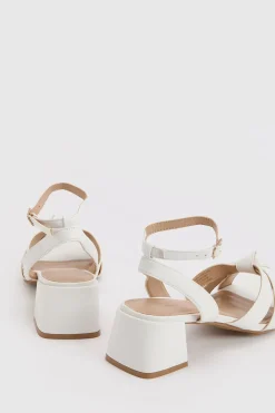 boohoo Talons À 2 Brides Coupe Large Avec Détail Tressé< Chaussures À Talons