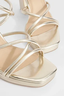 boohoo Talons compensés à brides croisées métalliques< Chaussures Festives|Chaussures À Talons