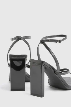 Talons compensés à brides texturées pour pieds larges au design affirmé