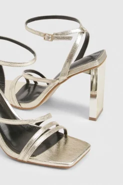Talons compensés à lanières texturés et audacieux