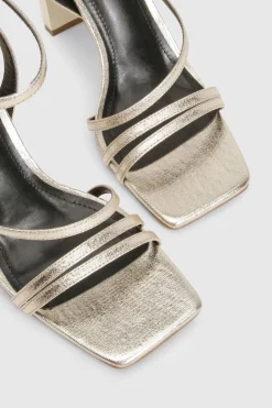 Talons compensés à lanières texturés et audacieux