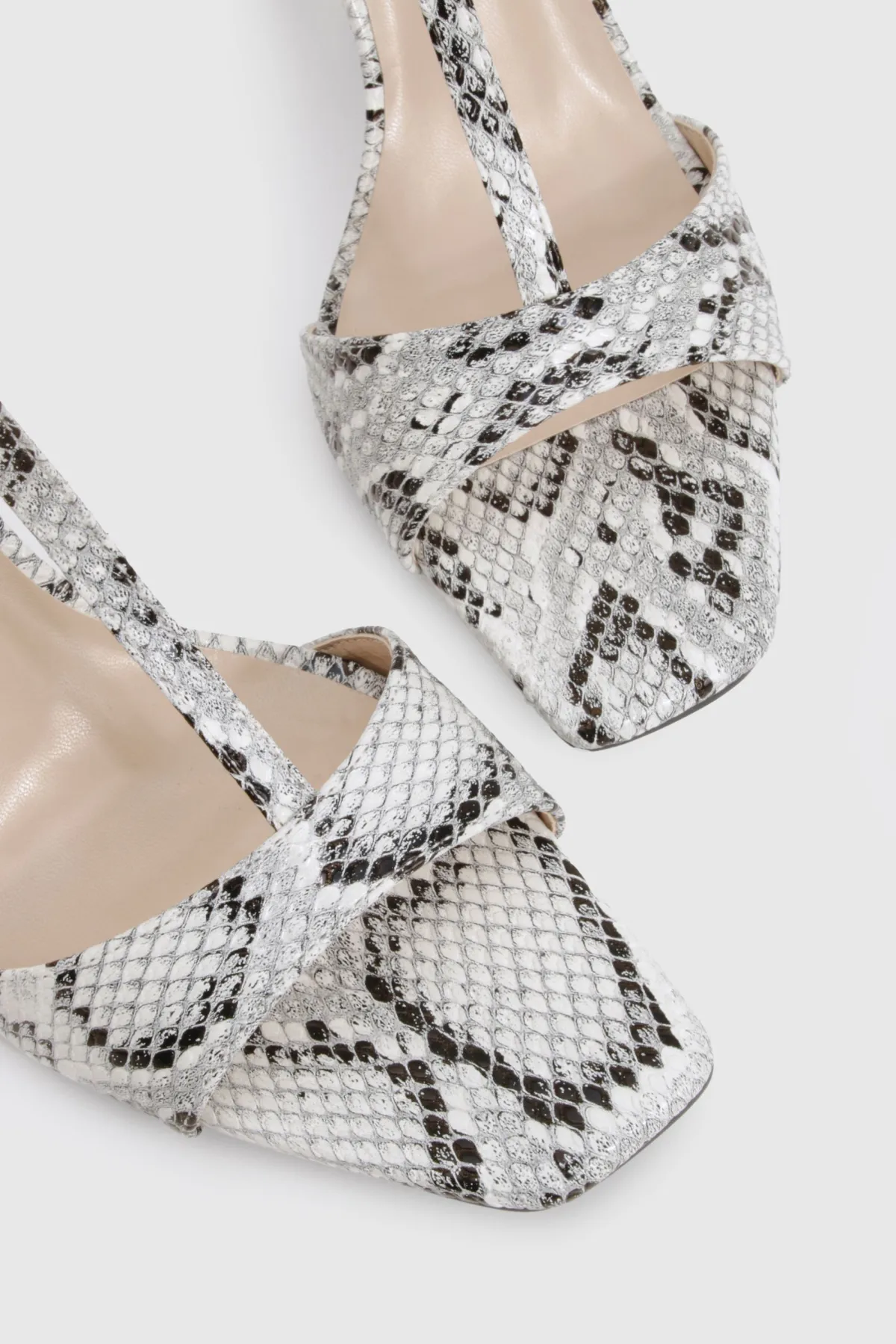 boohoo Talons à deux parties avec détail T-bar et imprimé synthétique< Chaussures Festives|Chaussures À Talons