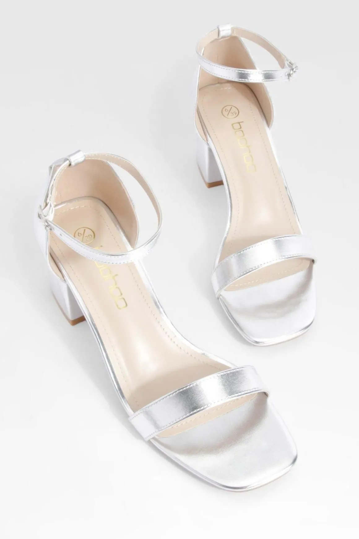 Talons larges métalliques à bloc bas, effet minimaliste