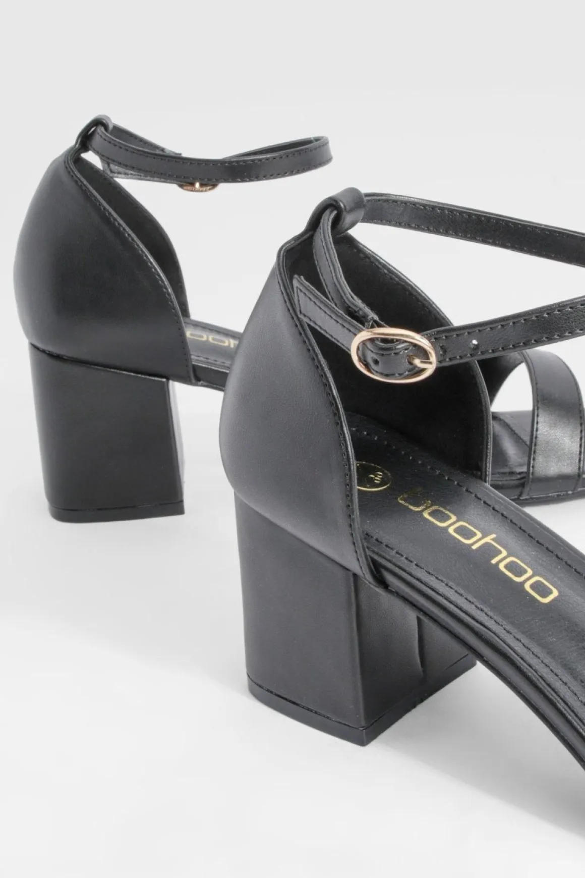 Talons à talon bas, coupe large et minimalistes