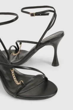 Talons évasés aux détails de chaîne