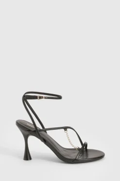 Talons évasés aux détails de chaîne