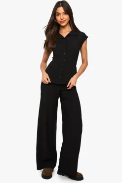 Texturé à taille cintrée, manches cap, haut et pantalon coordonnés