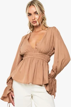 boohoo Tie Cuff Blouse à Peplum<Femme Tops