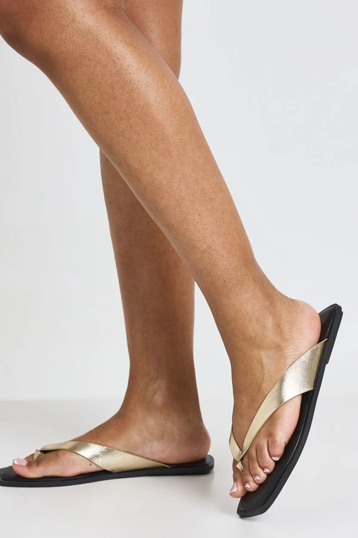 boohoo Tongs À Bout Carré Métallisées< Sandales|Chaussures Dorées