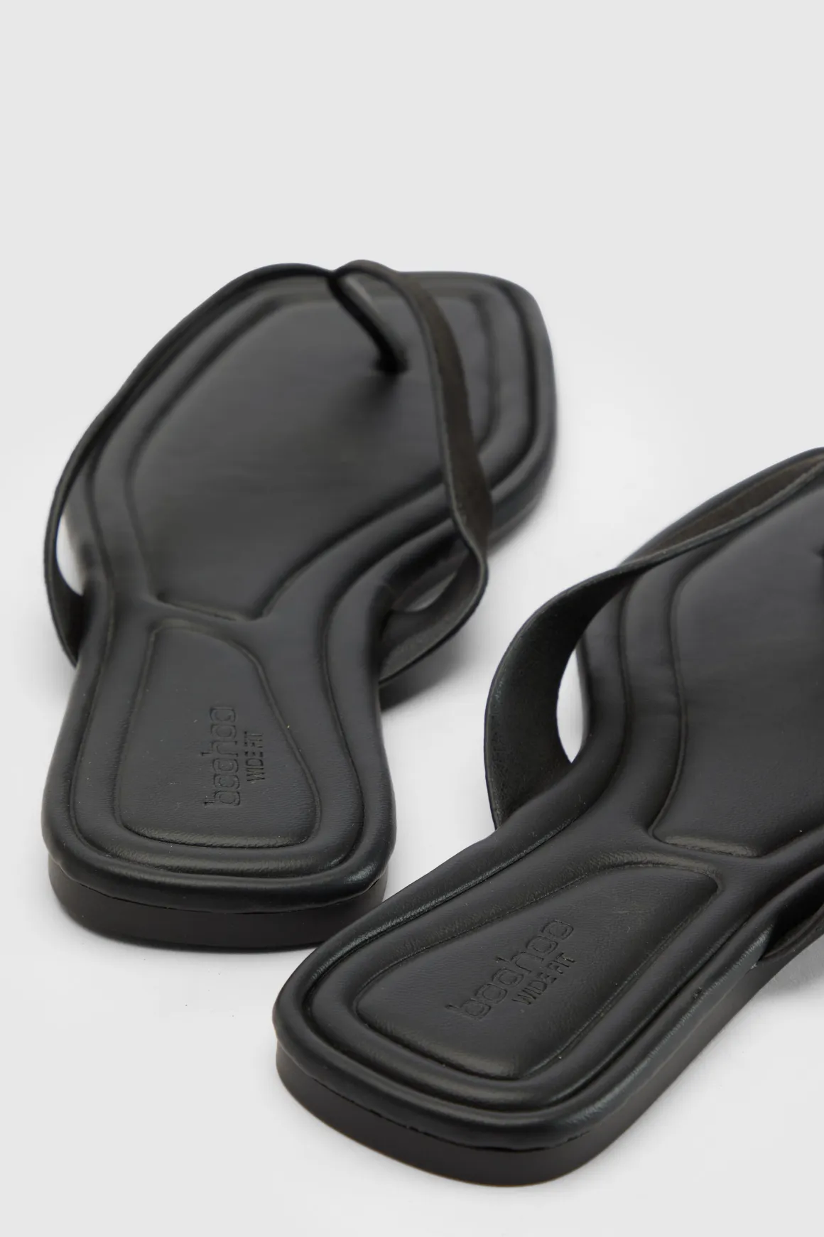 Tongs En Synthétique Coupe Large