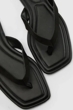 Tongs En Synthétique Coupe Large
