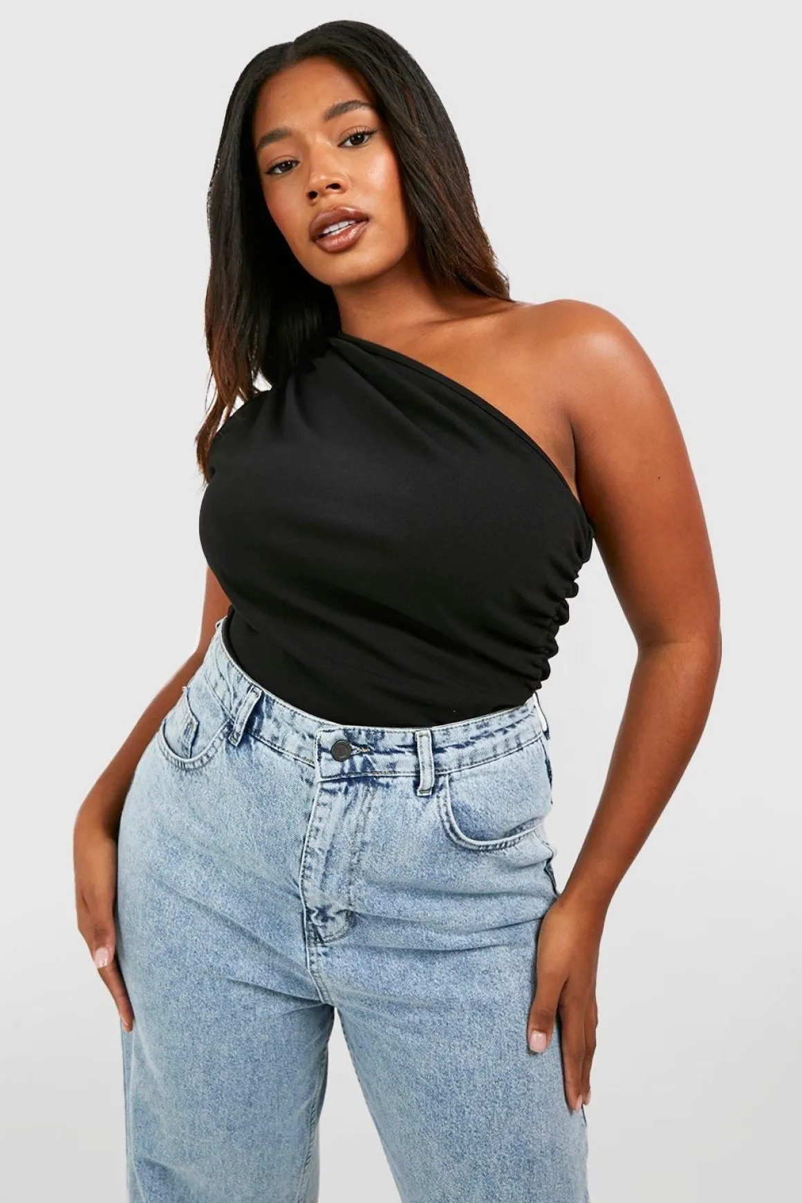 Top asymétrique drapé à une épaule pour grande taille