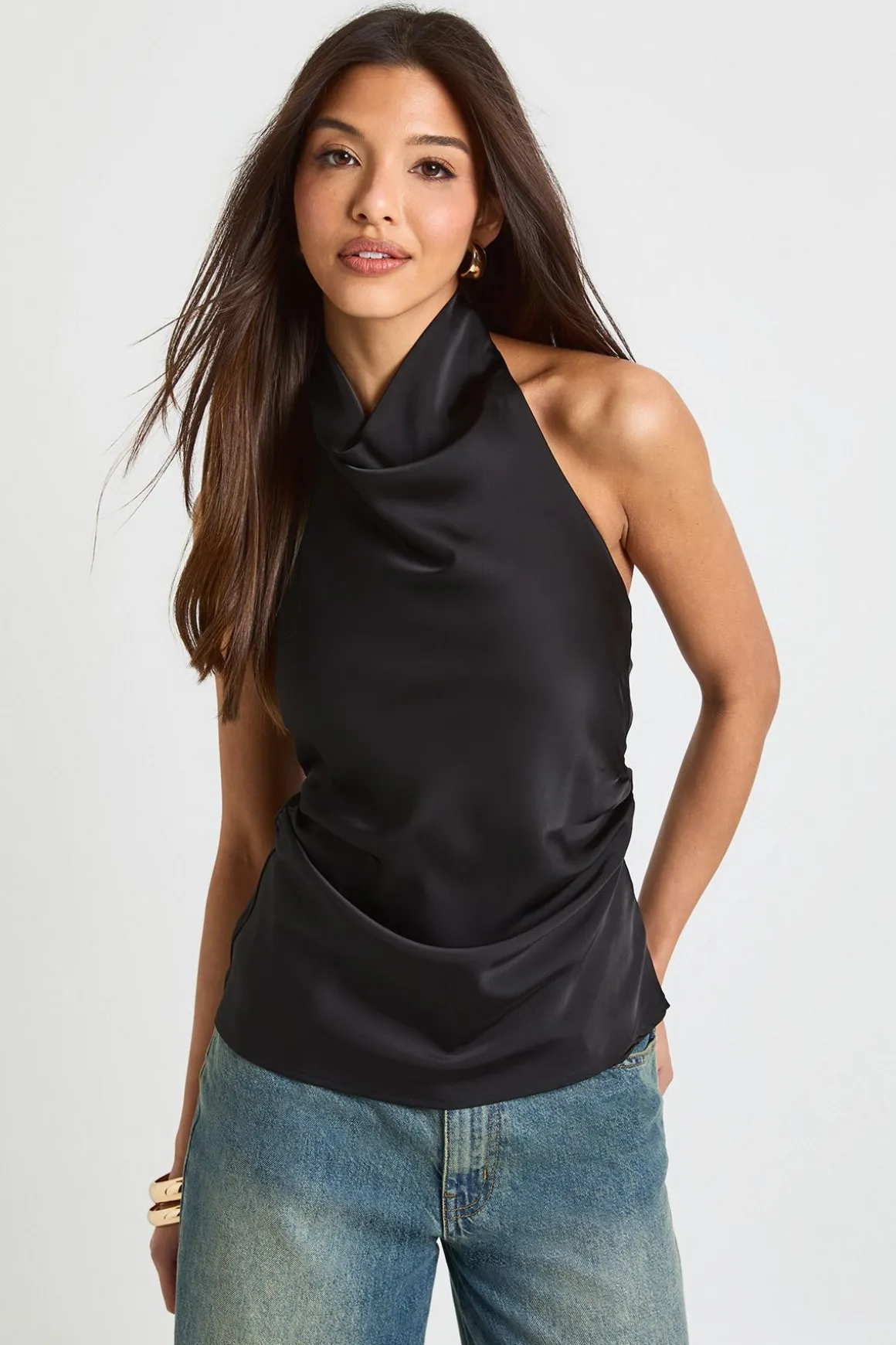 Top camisole en satin à col drapé