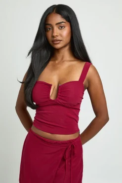 boohoo Top Col Halter À Finitions Dorées Texturées<Femme Tops|Looks Bordeaux