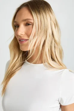 boohoo Top Court Basique En Tissu Slinky À Manches Courtes Petite<Femme Basiques|Tops