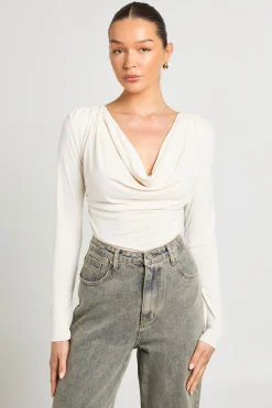 boohoo Top Court À Manches Longues Col Bénitier En Cupro<Femme Tops