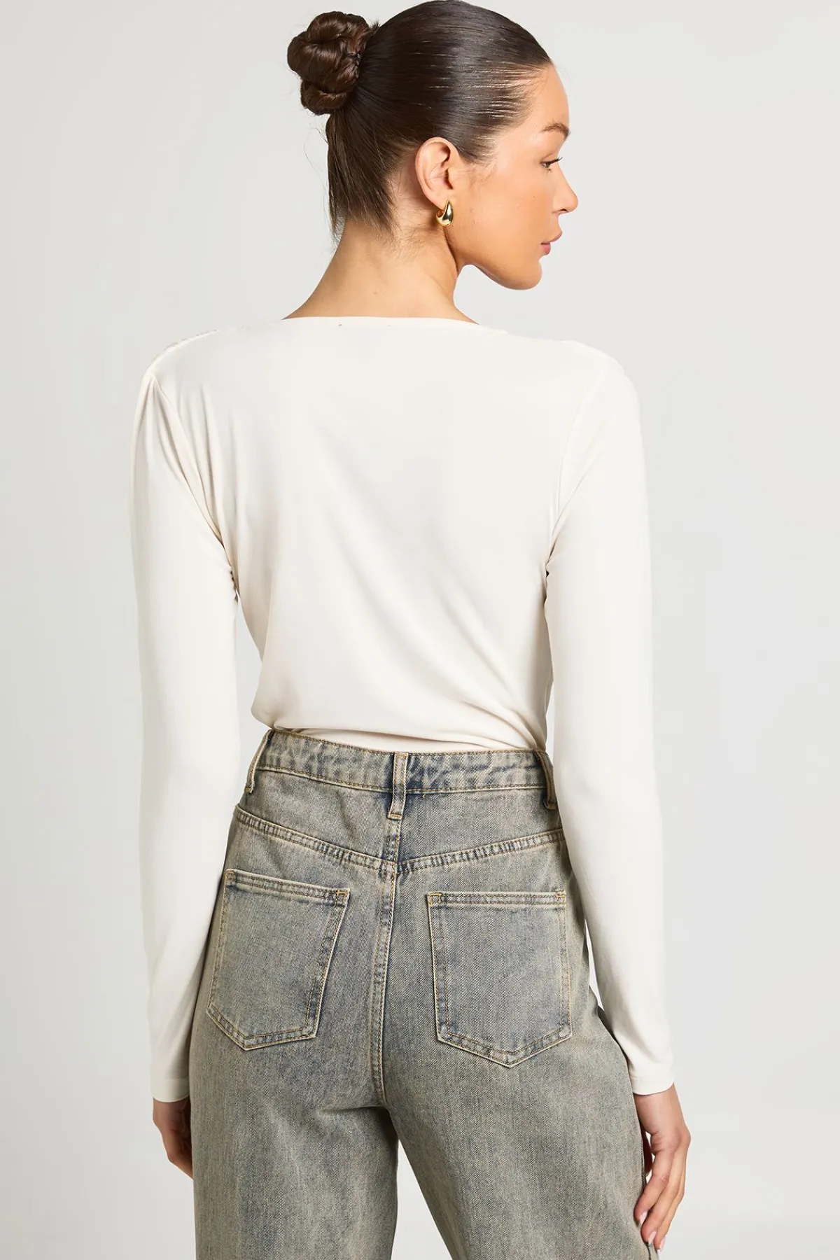 boohoo Top Court À Manches Longues Col Bénitier En Cupro<Femme Tops